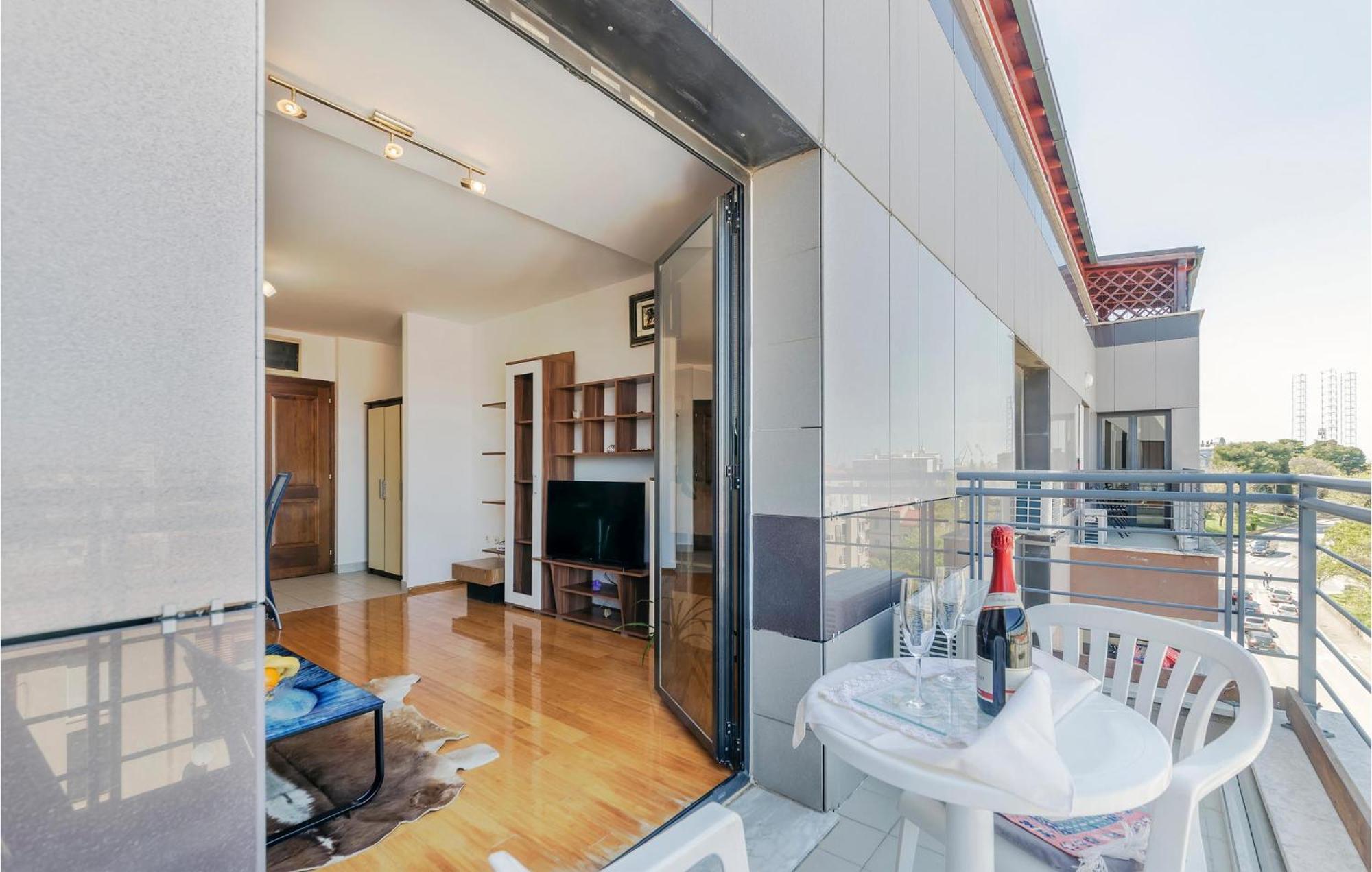 1 Bedroom Beautiful Apartment In PUY Exterior foto
