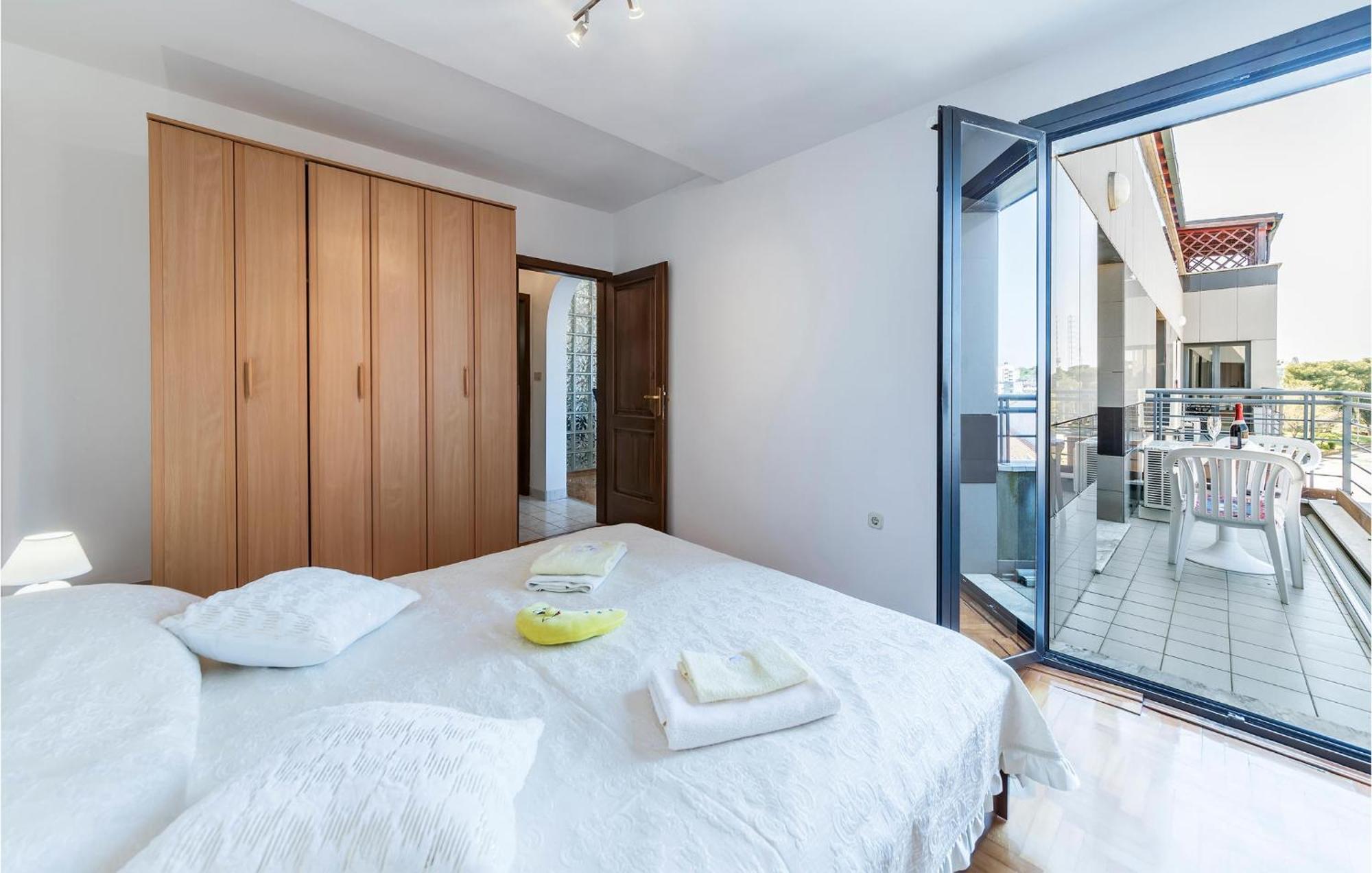 1 Bedroom Beautiful Apartment In PUY Exterior foto