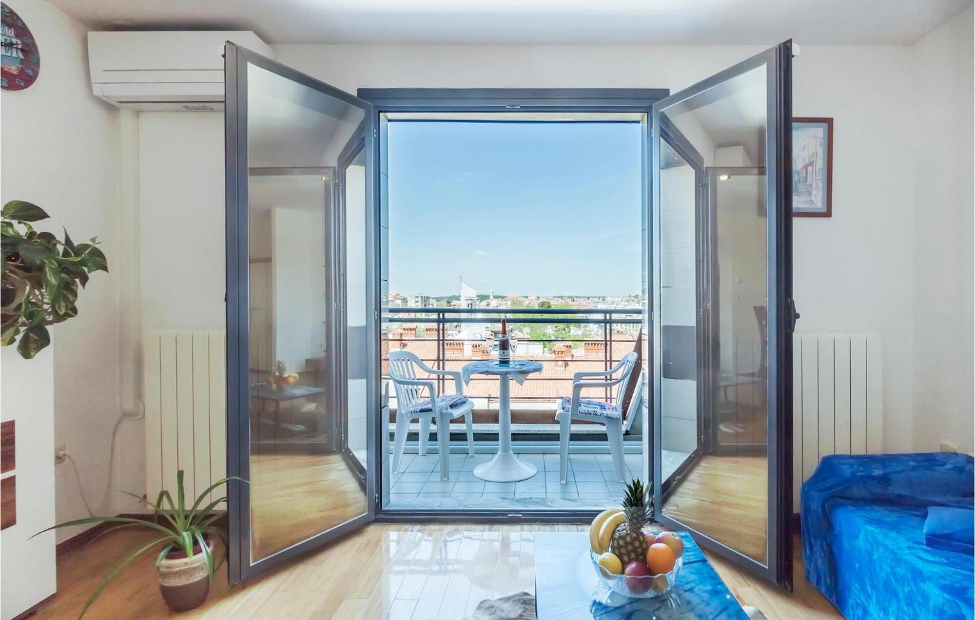 1 Bedroom Beautiful Apartment In PUY Exterior foto